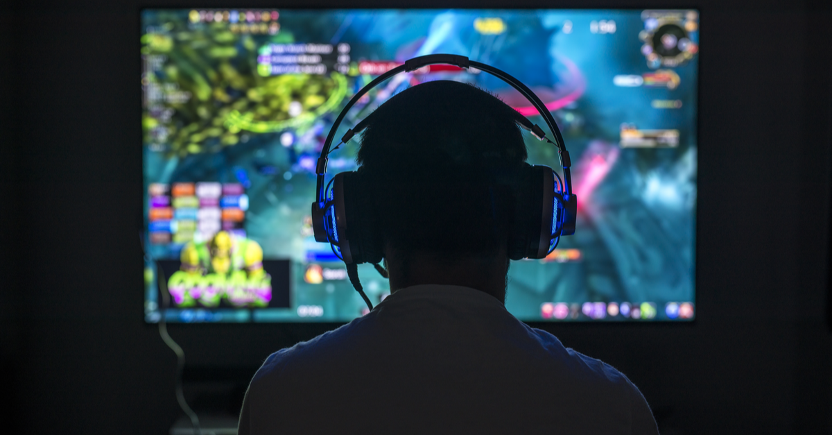 Is Online Gaming the New Social Media? - What Gadget