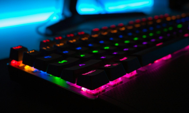 Next-Level Play: Must-Have Gadgets for Serious Online Gamers